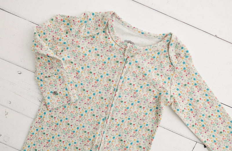 Chargez l&#39;image dans la visionneuse de la galerie, Barboteuse bébé coton bio motif petites fleurs – Kaki Lilas - Boutique Kaki Lilas
