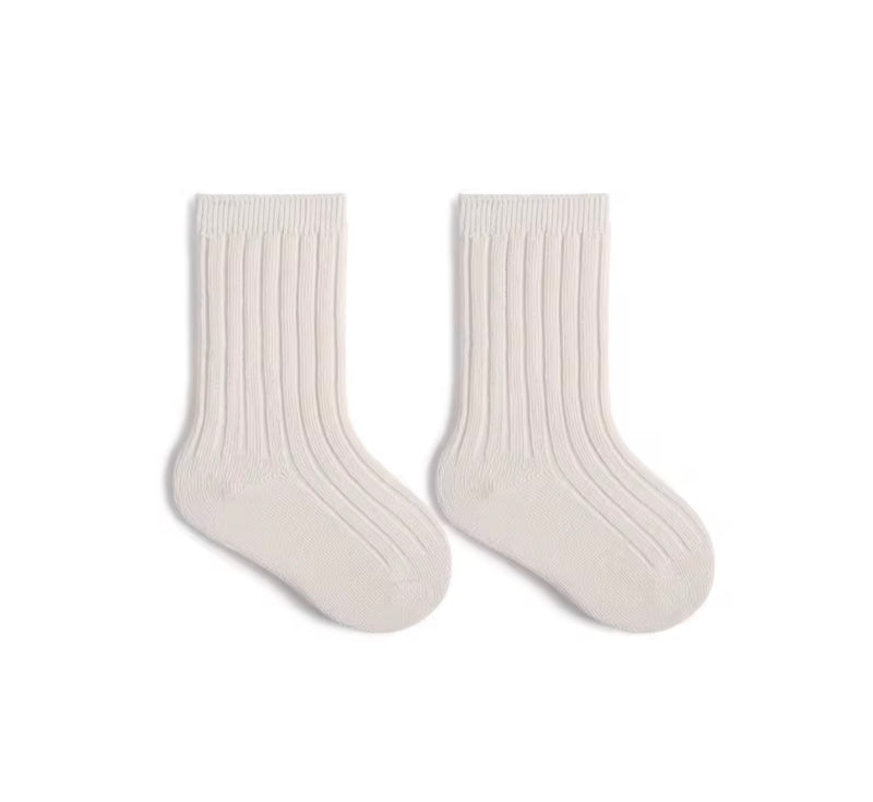 Load image into Gallery viewer, 🧦 Chaussettes en coton peigné pour bébé et enfants – Douces, confortables et stylées - Boutique Kaki Lilas
