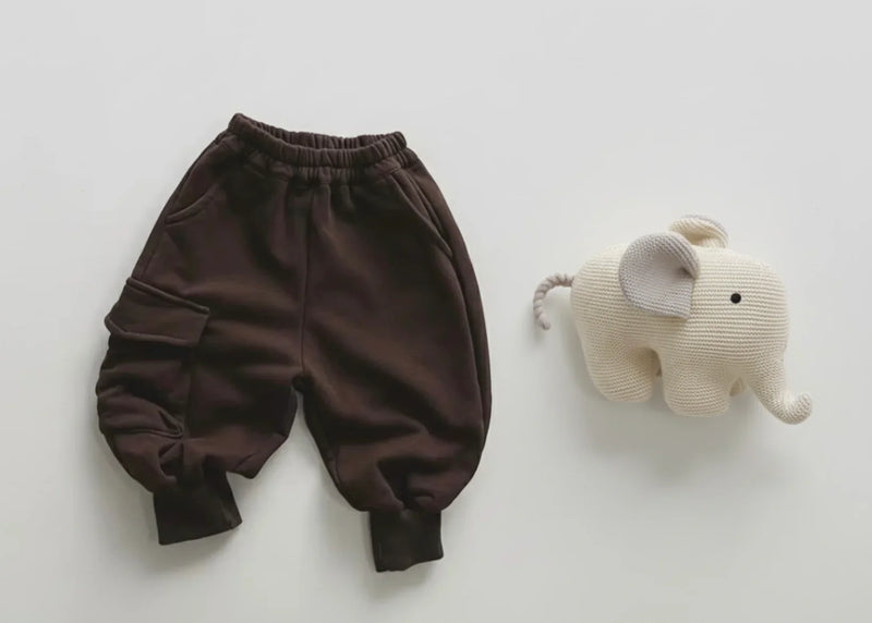 Chargez l&#39;image dans la visionneuse de la galerie, Pantalon enfant avec poche en coton doux et confortable – Modèle Kali - Boutique Kaki Lilas

