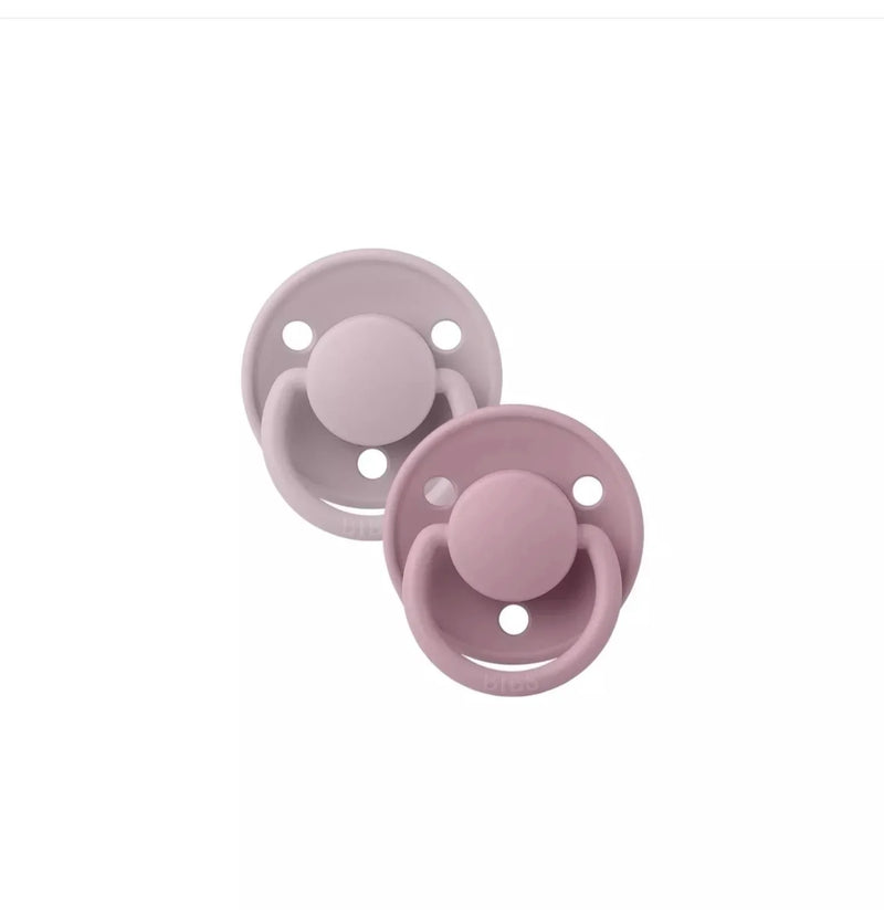 Chargez l&#39;image dans la visionneuse de la galerie, Paquet contenant deux suces Bibs en silicone couleur Heather et Dusky lilas - Boutique Kaki Lilas
