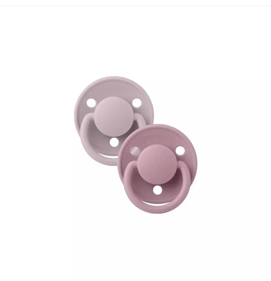 Paquet contenant deux suces Bibs en silicone couleur Heather et Dusky lilas - Boutique Kaki Lilas