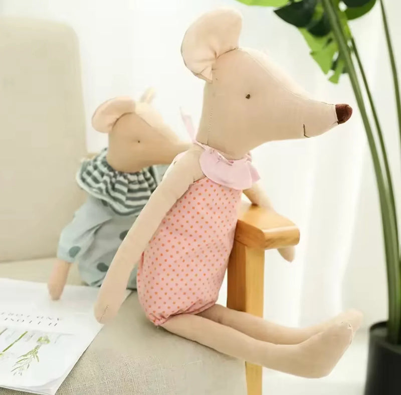 Chargez l&#39;image dans la visionneuse de la galerie, Peluches bébé Les Souris Joyeuses – Modèle Kali douces et réconfortantes - Boutique Kaki Lilas

