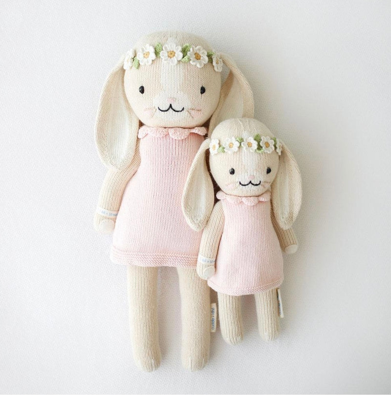 Load image into Gallery viewer, Peluche - Hannah le lapin rose - Cuddle + Kind - Boutique Kaki Lilas
