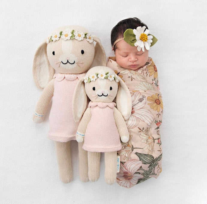 Peluche - Hannah le lapin rose - Cuddle + Kind - Boutique Kaki Lilas