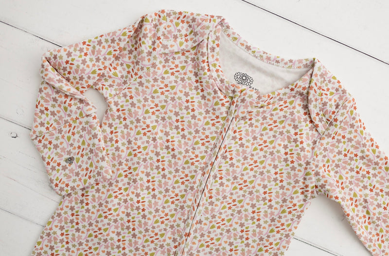 Chargez l'image dans la visionneuse de la galerie, Barboteuse bébé fille en coton bio motif floral rose et lime – Kaki Lilas
