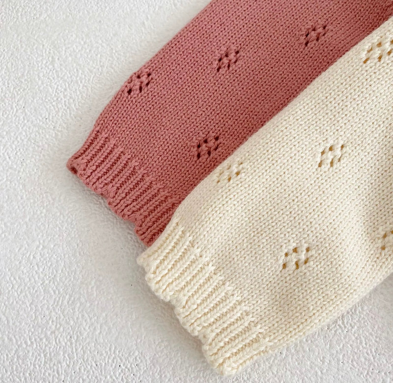 Chargez l&#39;image dans la visionneuse de la galerie, Cardigan bébé en tricot doux et respirant – Kali - Boutique Kaki Lilas
