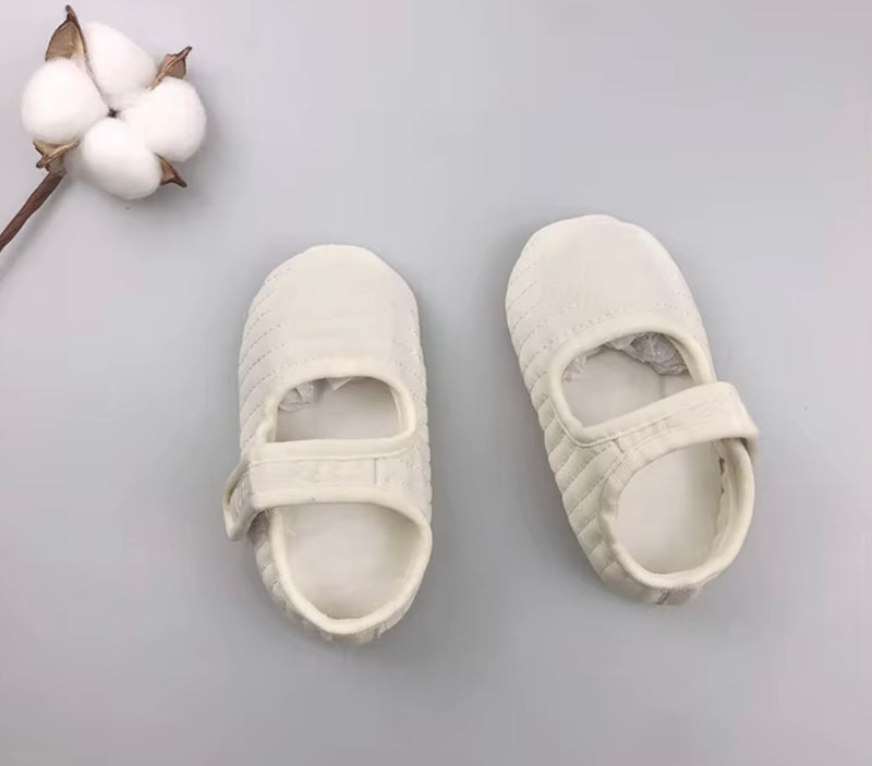 Chargez l&#39;image dans la visionneuse de la galerie, Chaussures bébé beiges confortables et stylées – Kali - Boutique Kaki Lilas
