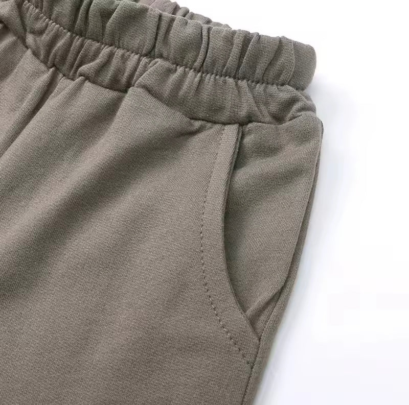 Chargez l&#39;image dans la visionneuse de la galerie, Ensemble garçon confortable 2 pièces – Modèle “Confo 24/7” en coton doux – Kali - Boutique Kaki Lilas
