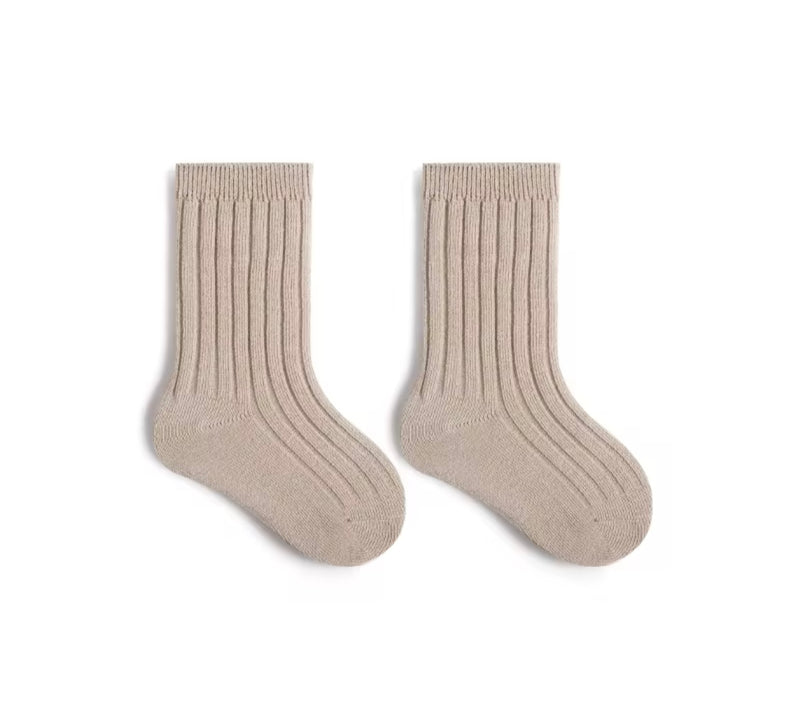 Load image into Gallery viewer, 🧦 Chaussettes en coton peigné pour bébé et enfants – Douces, confortables et stylées - Boutique Kaki Lilas

