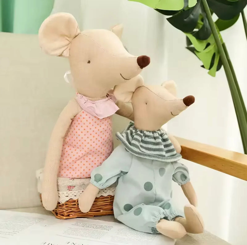 Chargez l&#39;image dans la visionneuse de la galerie, Peluches bébé Les Souris Joyeuses – Modèle Kali douces et réconfortantes - Boutique Kaki Lilas
