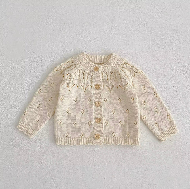 Chargez l&#39;image dans la visionneuse de la galerie, Cardigan bébé en tricot doux et respirant – Kali - Boutique Kaki Lilas
