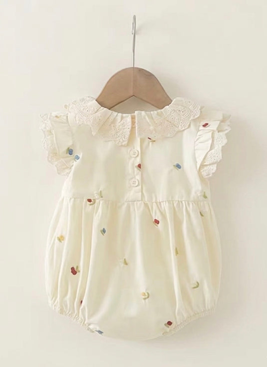 Barboteuse bébé fille en coton avec col en dentelle
