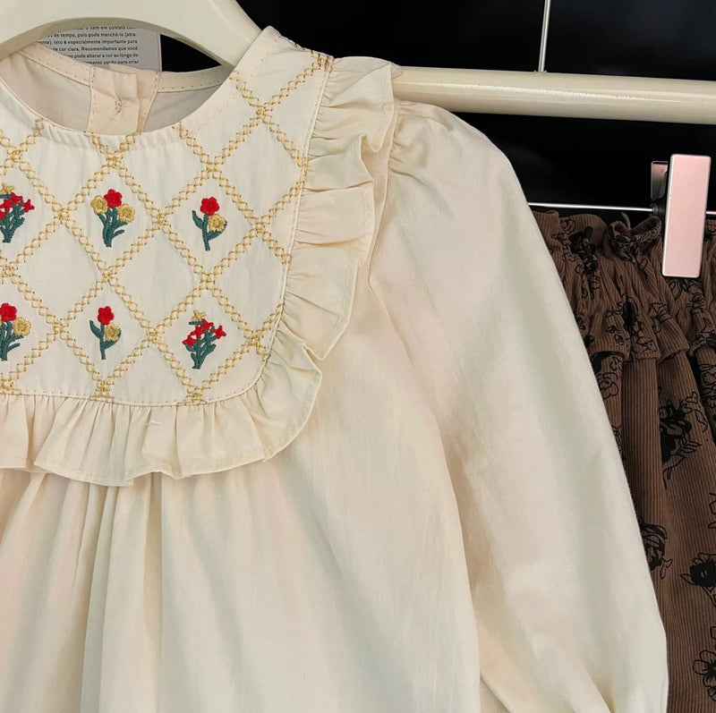 Load image into Gallery viewer, Chemise pour filles manches longues ivoire broderies – Kali - Boutique Kaki Lilas
