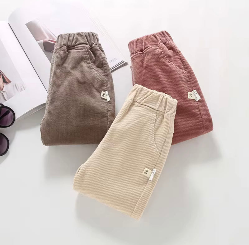 Load image into Gallery viewer, Pantalon pour filles en velours côtelé motif lapin – Kali - Boutique Kaki Lilas
