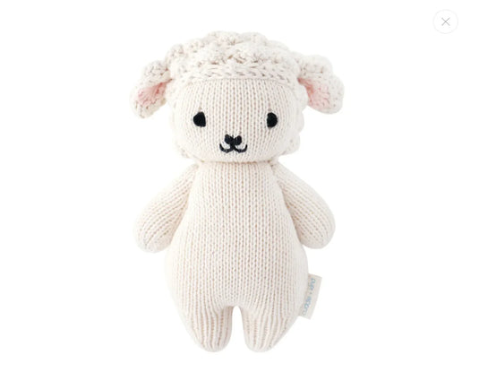 Peluche - Bébé agneau 7’’ - Cuddle + Kind - Boutique Kaki Lilas