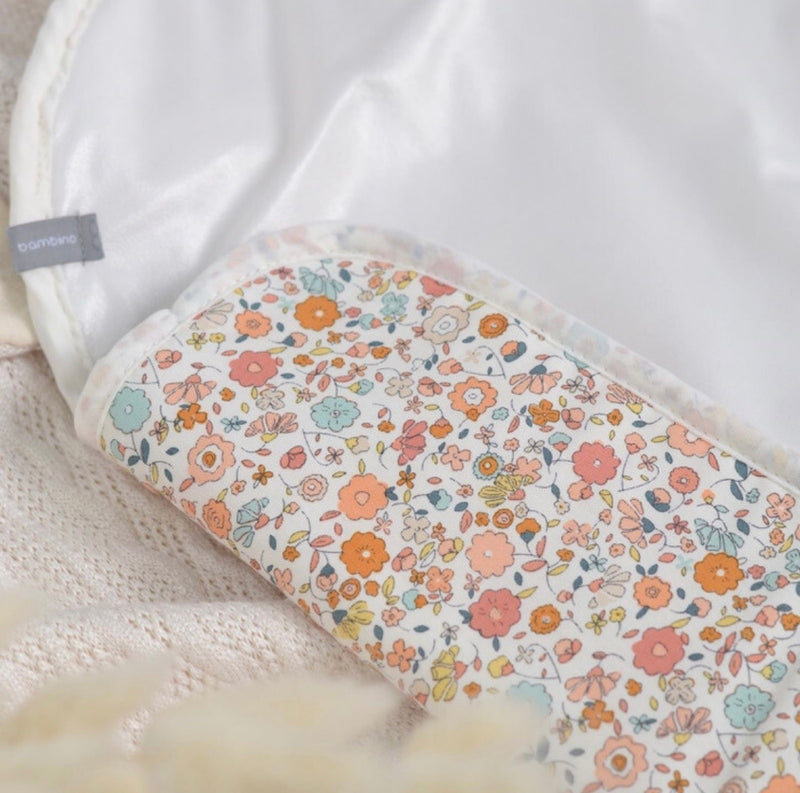 Chargez l&#39;image dans la visionneuse de la galerie, Matelas à langer pour bébé - Boutique Kaki Lilas
