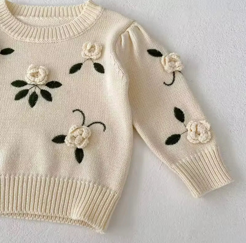 Chargez l&#39;image dans la visionneuse de la galerie, Pull bébé fille en coton avec fleurs brodées à la main – Modèle Kali - Boutique Kaki Lilas
