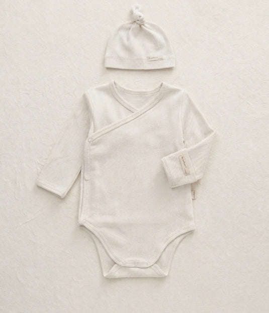 Grenouillère pour bébé avec bonnet en coton bio