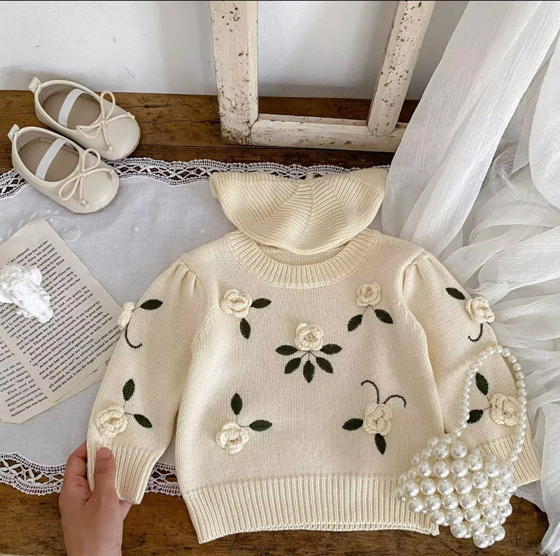 Chargez l&#39;image dans la visionneuse de la galerie, Pull bébé fille en coton avec fleurs brodées à la main – Modèle Kali - Boutique Kaki Lilas
