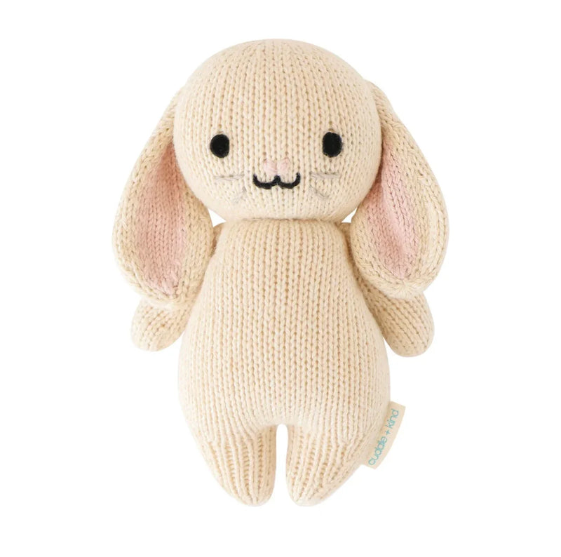 Chargez l&#39;image dans la visionneuse de la galerie, Peluche - Bébé lapin avoine - Cuddle + Kind - Boutique Kaki Lilas
