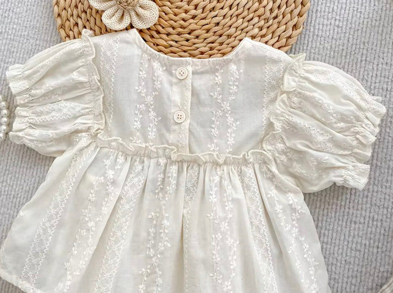 Chargez l'image dans la visionneuse de la galerie, Ensemble bébé fille blouse brodée et bloomer en coton
