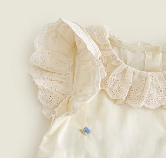 Barboteuse bébé fille en coton avec col en dentelle