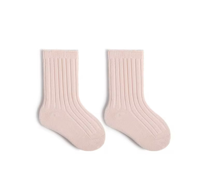 Load image into Gallery viewer, 🧦 Chaussettes en coton peigné pour bébé et enfants – Douces, confortables et stylées - Boutique Kaki Lilas
