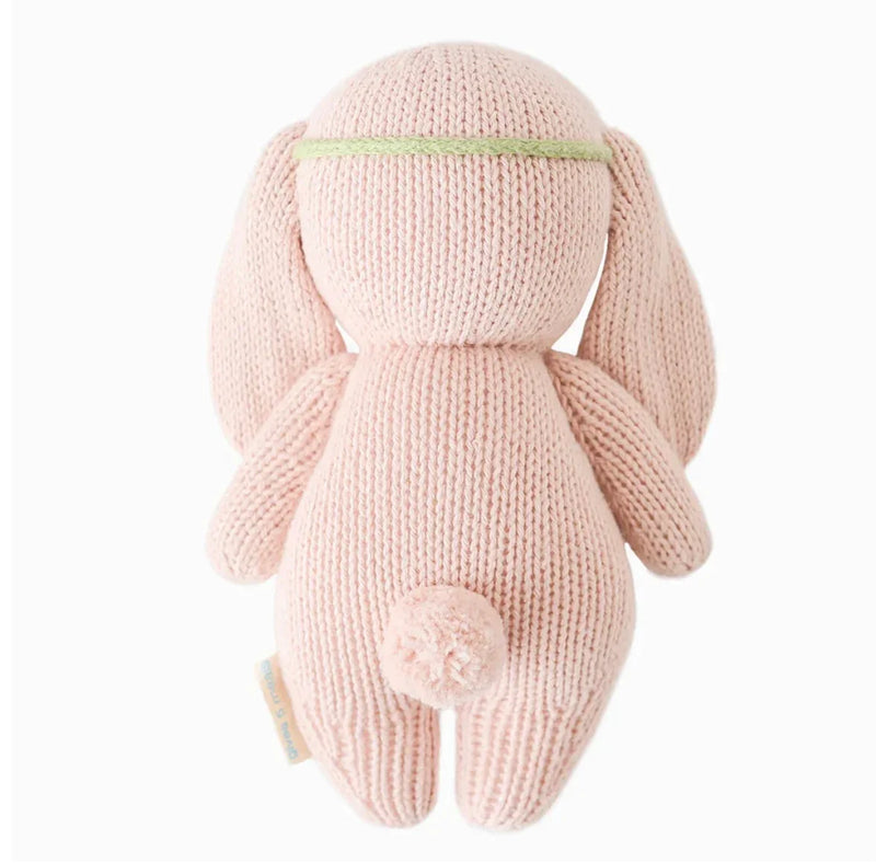 Chargez l&#39;image dans la visionneuse de la galerie, Peluche - Bébé lapin rose avec couronne de fleurs - Cuddle + Kind - Boutique Kaki Lilas
