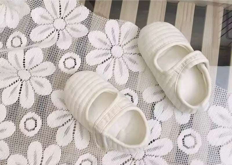 Chargez l&#39;image dans la visionneuse de la galerie, Chaussures bébé beiges confortables et stylées – Kali - Boutique Kaki Lilas
