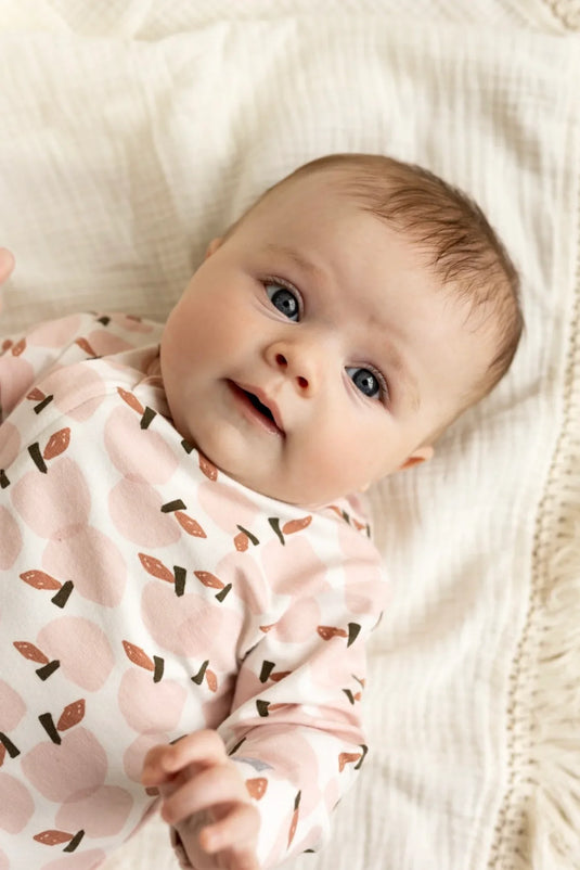 Pyjama bébé crème avec motifs de pommes roses Coccoli - Boutique Kaki Lilas