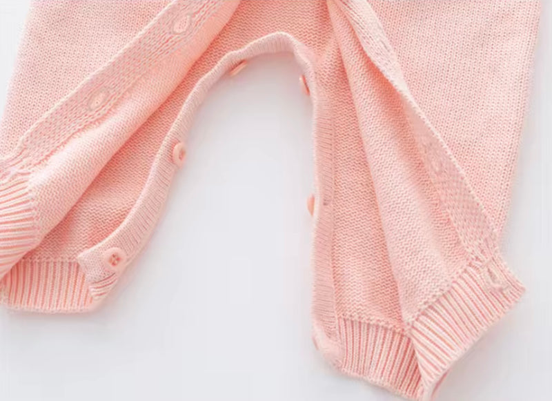 Chargez l'image dans la visionneuse de la galerie, Barboteuse bébé fille en tricot de coton rose brodé motif floral – Kali
